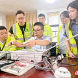 岳阳高速首创“小盒子”安全报警器 破解机房巡检难题