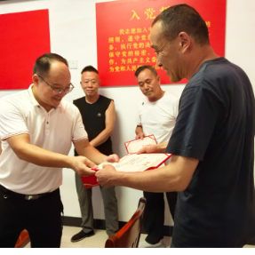 “为邻里守好平安,累也值得”——珠晖区前进里社区表扬群防群治先进