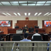 石峰区法院刑事审判庭审结两起侵害企业合法权益刑事案件