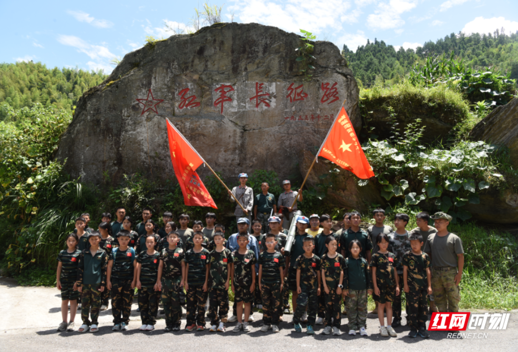 光影定格老兵初心！怀化市老摄影家协会赴雪峰山看望战友
