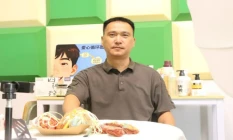 是退役老兵，也是“星星”的守护者