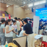 万余岗位“职”等你来!郴州职院举办毕业生供需对接会