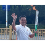 逐光省运丨火炬手冷益虎:手握火炬与船桨,让千年龙舟精神照见省运