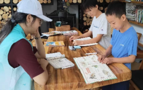 中南林业科技大学实践队赴炎陵密花村开展阅读推广活动