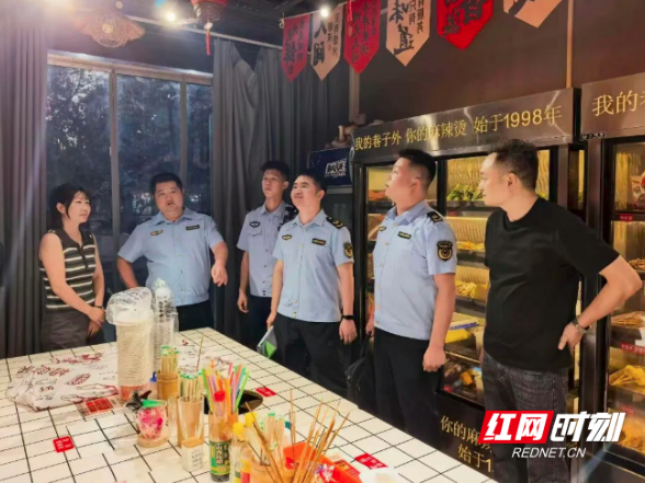 君山区：联合开展网络餐饮夜宵专项整治 筑牢夜间食品安全全链条防线