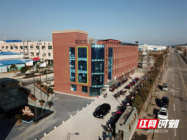 位于娄底经开区的湖南安地亚斯新材料有限公司。.JPG