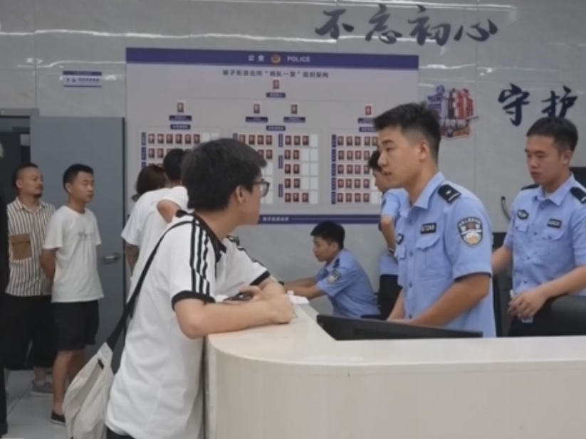 湖南长沙：解放西的守夜人 警情不断 脚步不停