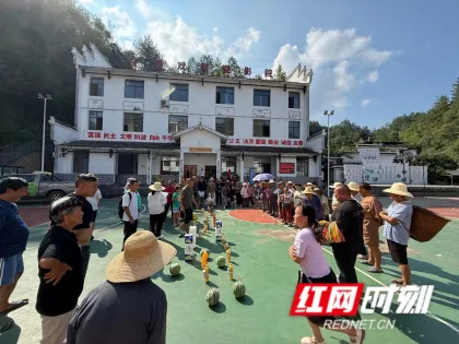 桑植县马合口白族乡梭子丘村：趣味套圈“圈”出邻里情，党群连心“套”住幸福感