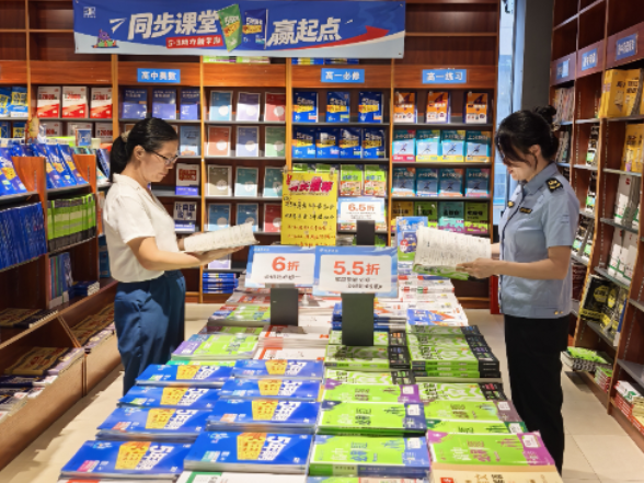 东安县开展“开学季”文化市场专项巡查