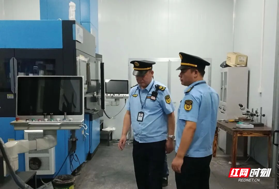 荷塘 (3)(1).jpg