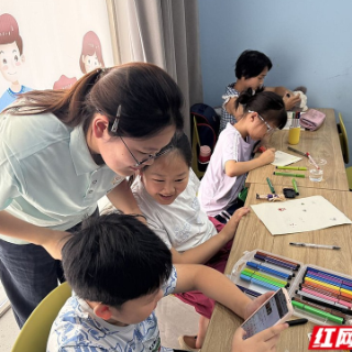 湘潭理工学院:AI公益夏令营为30名儿童定制成长路径