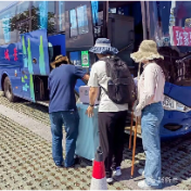 张家界城景巴士亮相 CCTV4,成为夏日文旅新场景示范案例