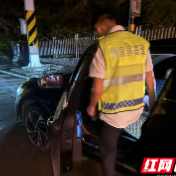 司机突发腹痛,张家界高速桑植东中心收费站暖心救助显担当