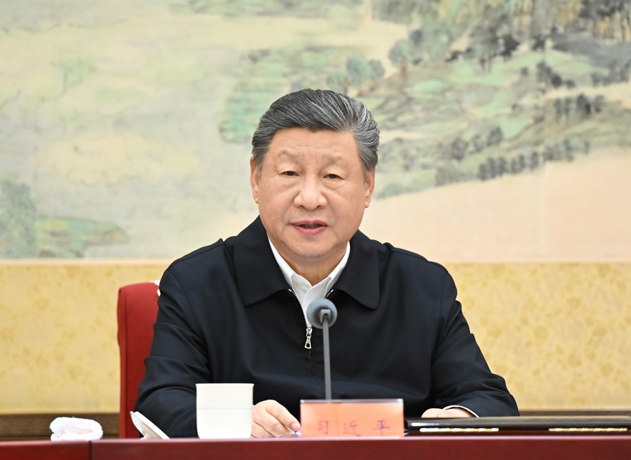 2025年12月25日至26日,中共中央政治局召开民主生活会,中共中央总书记习近平主持会议并发表重要讲话。新华社记者 谢环驰摄
