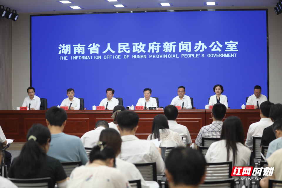 看火箭卫星体验自动驾驶 第五届北斗峰会展区全程开放