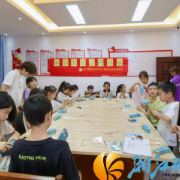 先锋社区举办“小小宣讲·大美生态”青少年手工潜望镜科普实践活动