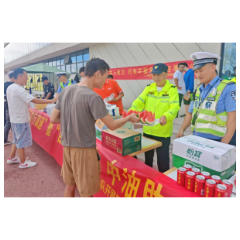 湖南高速湘潭分公司联动开展“拒绝疲劳驾驶暨夏日送清凉”主题宣传服务活动
