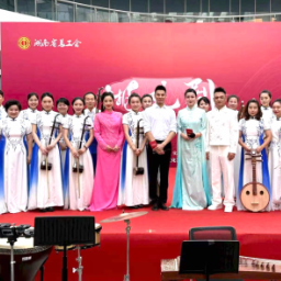 “工会+院团”点亮湖湘职工文化生活