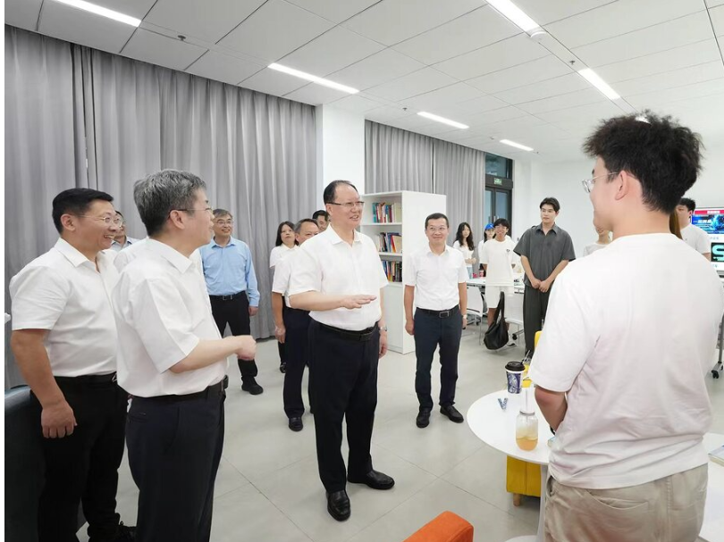 毛伟明赴湖南大学科创港校区调研