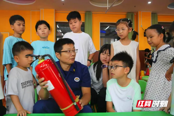 安全“童”行 快乐成长 资兴市民生北路社区为青少年送上趣味安全课