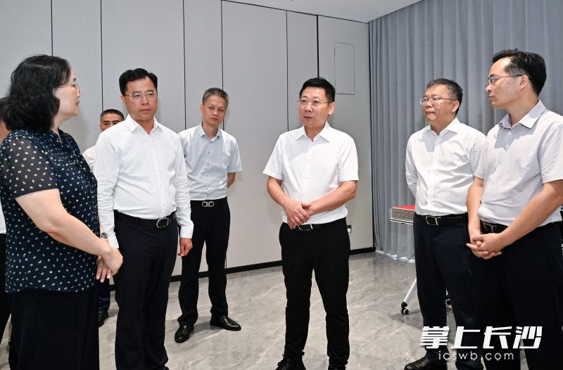 松雅湖人工智能创新中心调研现场。 均为长沙晚报全媒体记者  王志伟 摄