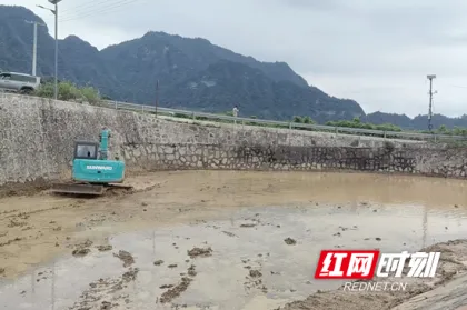 武陵源区协合乡黄家坪村提质改造两口老旧山塘惠民生