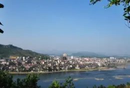 辰溪：护航秋季开学 净化校园周边文化市场