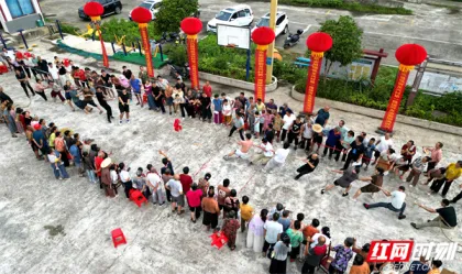 慈利县象市镇：一根绳拉紧全村心，龙兴村拔河赛燃爆全场