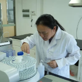 周莉:28载深耕监测一线 初心守护一方碧水