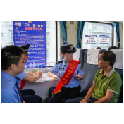 慢火车上的“法治课堂”