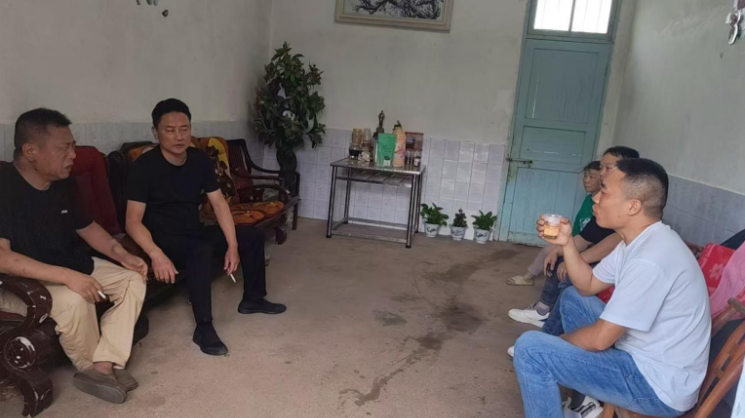 爱心企业送温暖 助学筑梦不停歇
