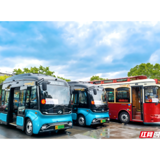 满窗美景一路繁花！南岳“祝融号”观光巴士正式首发