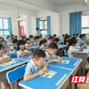 安化:开学第一课 交警进校园