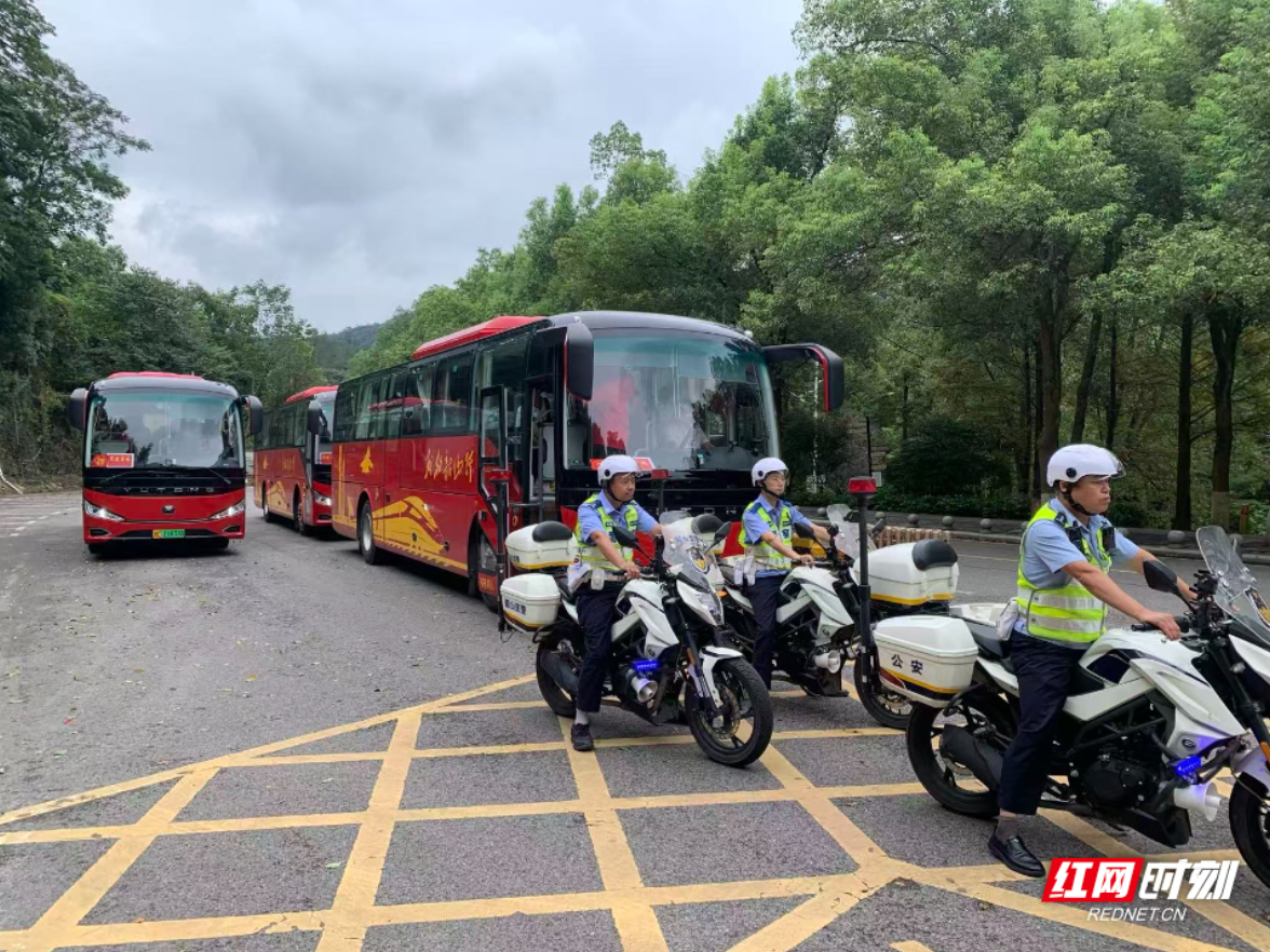 韶山“铁骑”护航研学路 擦亮红色旅游金字招牌