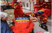 赫山区沧水铺镇：学生手被卡排水沟盖板逸夫学校快速处置化险为夷