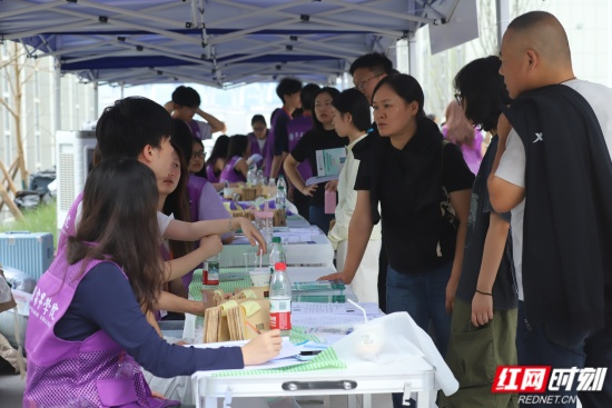 细致服务暖人心,弦歌逐梦启新篇:张家界学院迎来6000多名新生