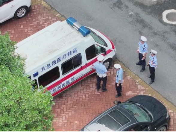 江永：科技亮剑查获违规“黑救护车”