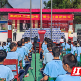 唐梓铨走进永州青少年教育训练学校开展公益捐水活动