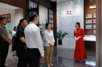 胡珊珊走访重点企业