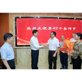 阚保勇开展教师节走访慰问
