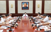 韦朝晖主持召开座谈会就市第七次党代会报告征求意见建议