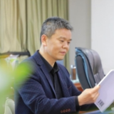 一束微光，照亮满园春风——记长郡·浏阳实验学校陈忠泉老师