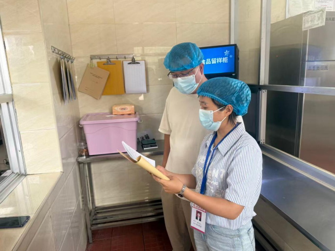 岳塘区葩金社区：清风护苗启新程 廉洁监督护开学
