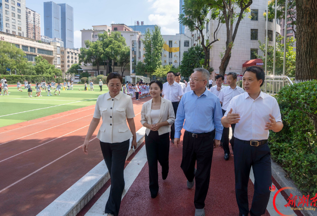 教师节前夕，沈晓明走访慰问教师代表