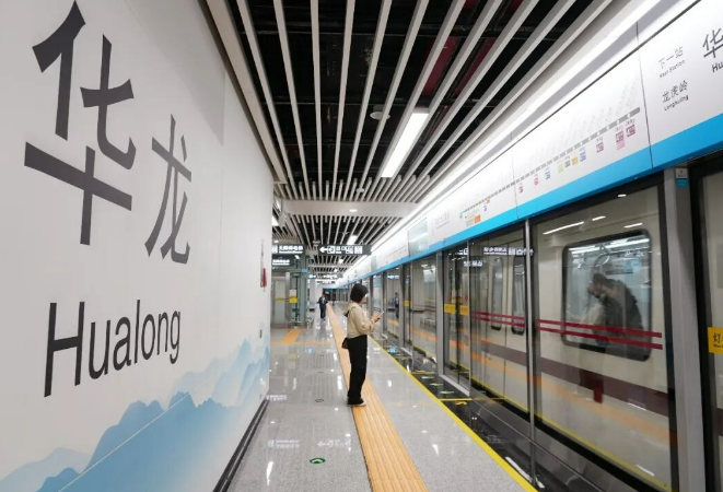 轨道向西，梅溪湖迎来“地铁2.0时代”