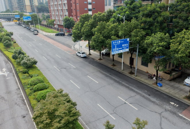 4车道被“挤”成单车道？解决了！