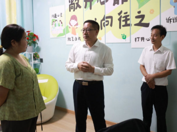 祁阳：蒋崇华开展教师节走访慰问活动