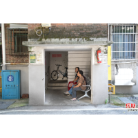 岳塘区:“便民椅+充电桩”破解社区电动自行车安全治理难题