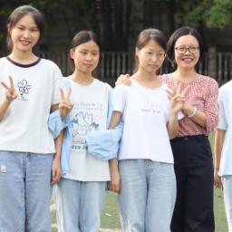 师者如光 | 李兰英：让“不会笑”的女孩笑了