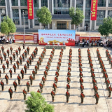 英雄相伴赴征程青春许国写荣光——平江县举行2026年下半年新兵出征欢送仪式